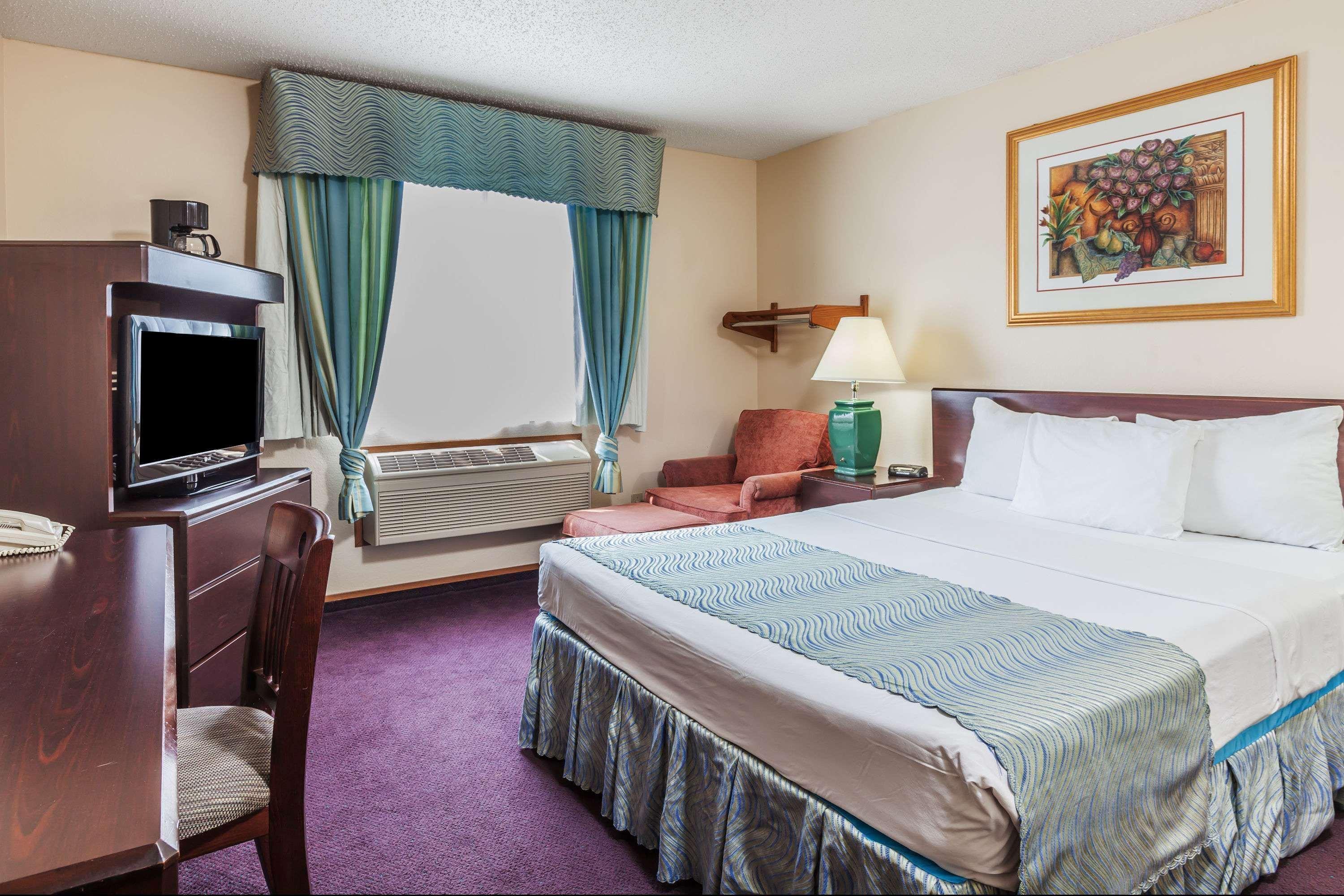 Super 8 By Wyndham Irving Dfw Airport/South Hotel Eksteriør billede